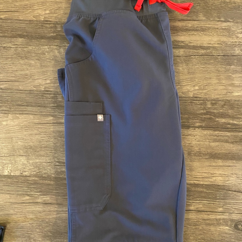 CHARCOAL FIGS Kade Cargo Scrub Pant - S